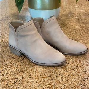 Gianni Bini Nude Ankle Boots 7.5